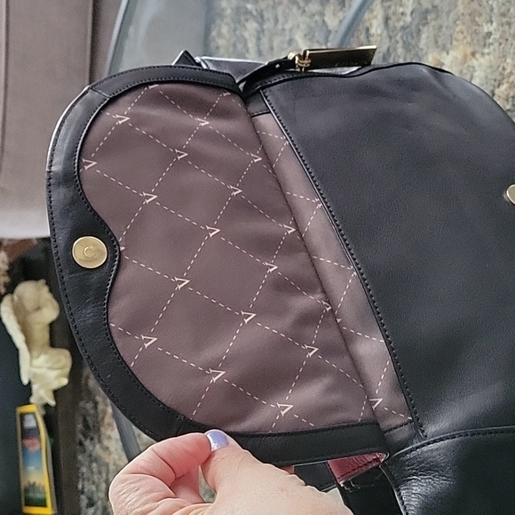 Vince Camuto leather satchel handbag - Picture 14 of 14